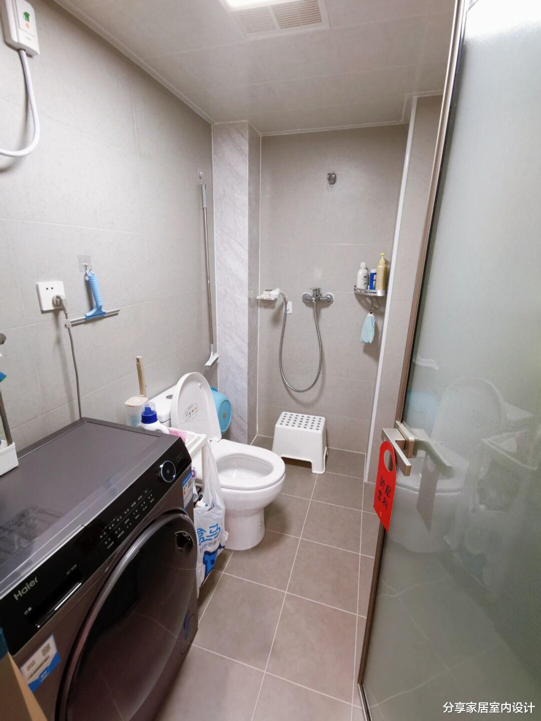 这是我见过最极简的装修，全屋大白墙，不做吊顶，一家三口很幸福