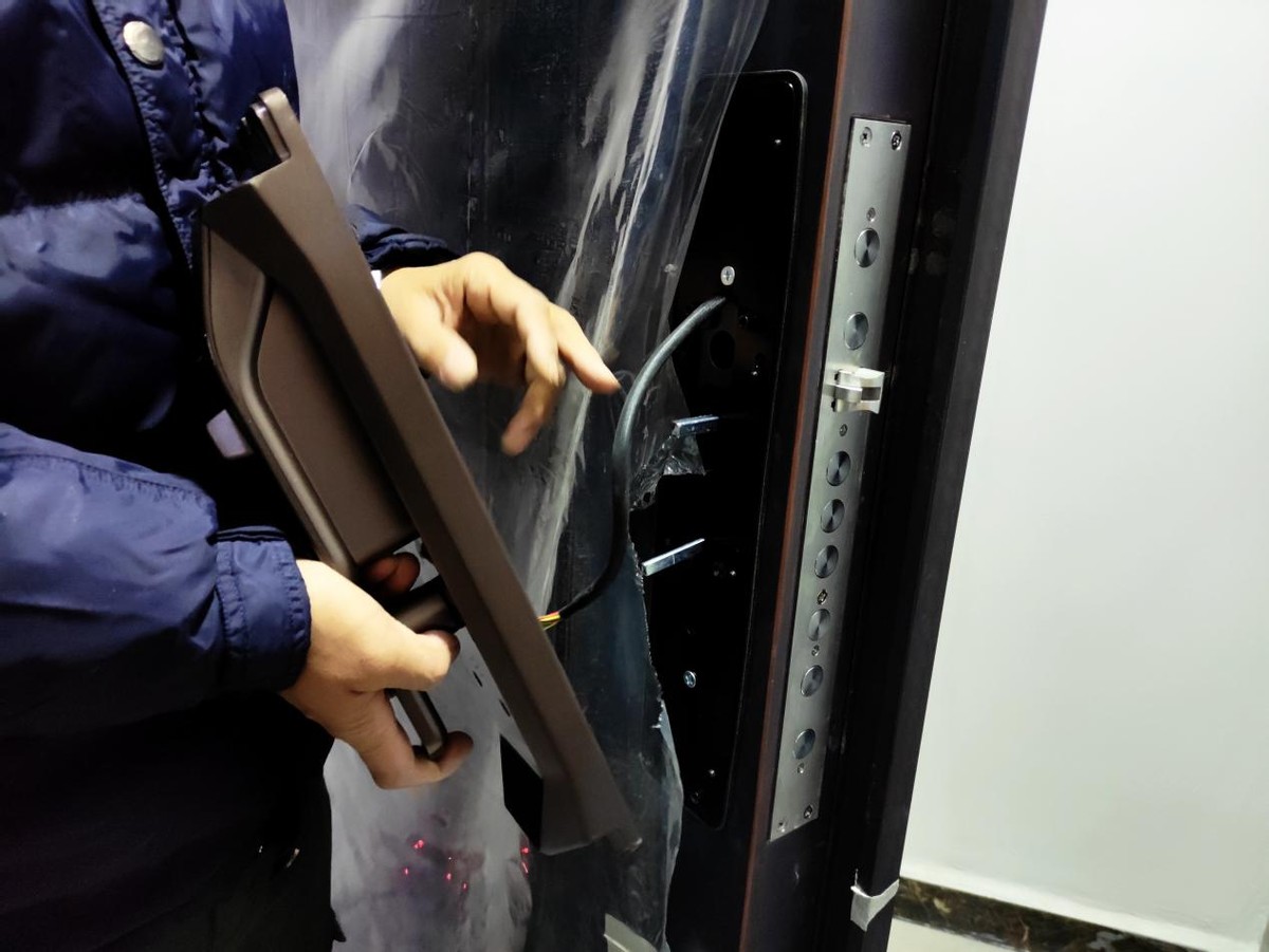 meta|自动开关锁，一触开启智能家居联动：华为智选德施曼智能门锁体验