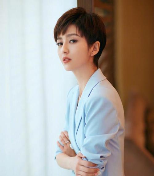 迪丽热巴|30位女星“挑战”短发：赵丽颖可爱、林心如惊艳、热巴依然那么美