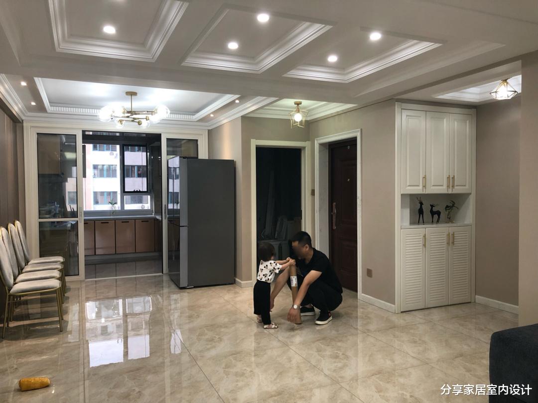 一家三口幸福的新房,效果还不错,尤其是电视墙贴瓷砖非常个性!