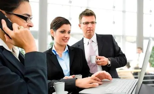 |现在的年轻人都不拍领导马屁，是不懂职场礼节？不，形势变了！