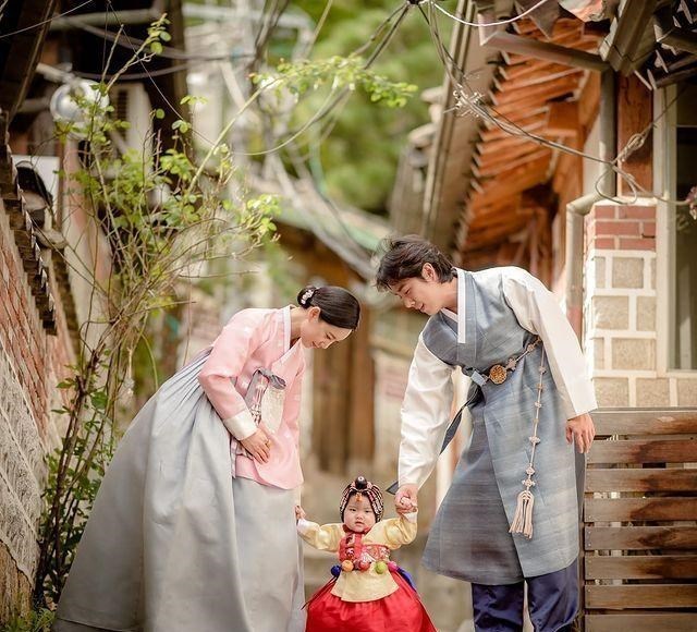 分手大师|《看了又看》里鬼精灵的“吴善男”，如今他的女儿也大了