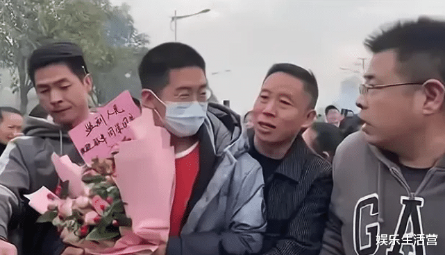 |孙卓养姐是杜妈铁粉？曾宣扬养大于生，网友：彻查杜粉祖孙三代