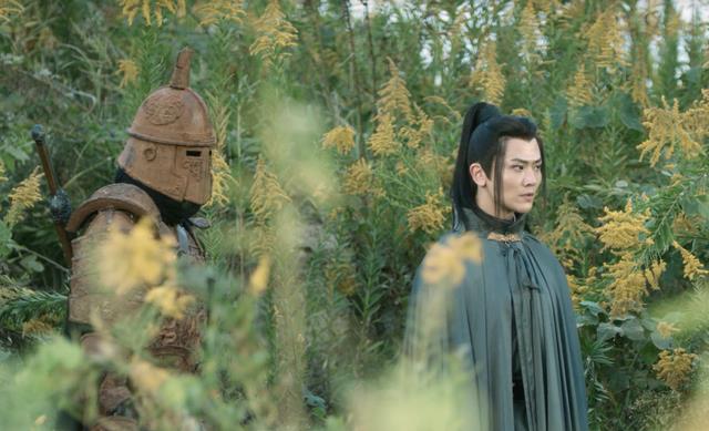 徐凤年|《雪中悍刀行》轩辕青锋为何提娘亲？其父一语中的，吴素渊源匪浅