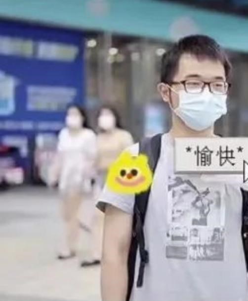 萌听小c姐|街头采访：“爸妈离婚你跟谁？”，不料男孩的选择出奇的一致