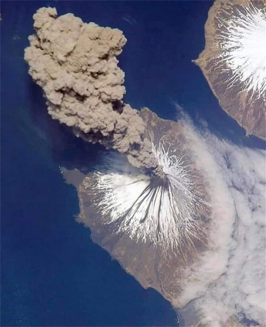 火山喷发 32张罕见的照片告诉你，大自然有多残酷