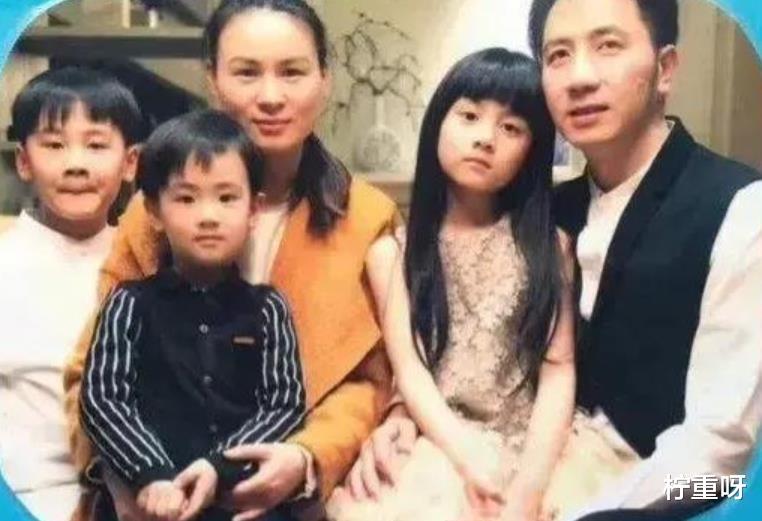 柠重呀|林生斌回应与现任小乐感情线，曝小乐已退同学群，删同学联系方式