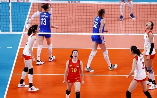 憨爸爸育儿|2：3女排3连败，球迷揪出输球罪人郎平，差距全方位心思在赚钱上