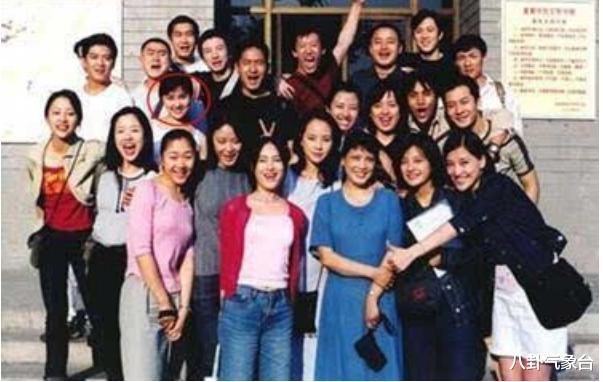 巩俐|内地至今未婚的10位大龄男星，最大51岁，最小36岁，未婚受妈妈影响大