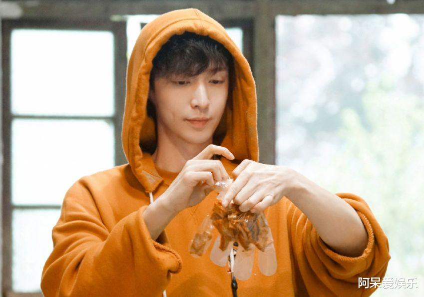 陈赫|在《向往的生活》被誉为综艺感最强的人 如今靠尬笑维持综艺感