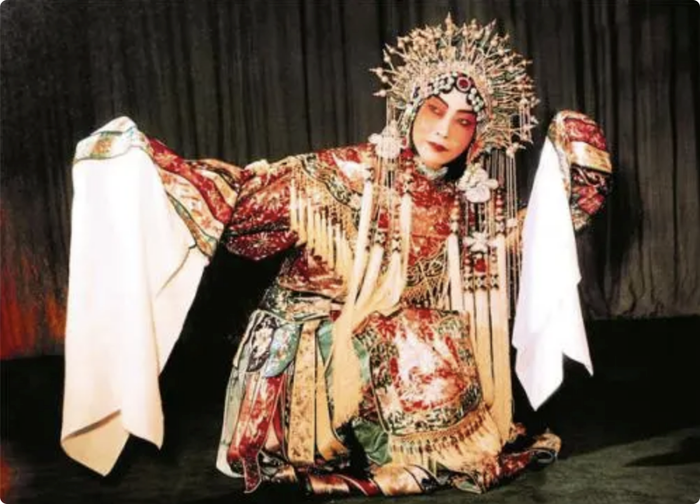 老王杂货铺|1942年汪伪政府要求梅兰芳赴日演出，梅兰芳决定装病，来骗过特务