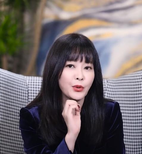 王小骞|王小骞：一边谈当老板的感受，一边再拿“前央视主持人”身份说事