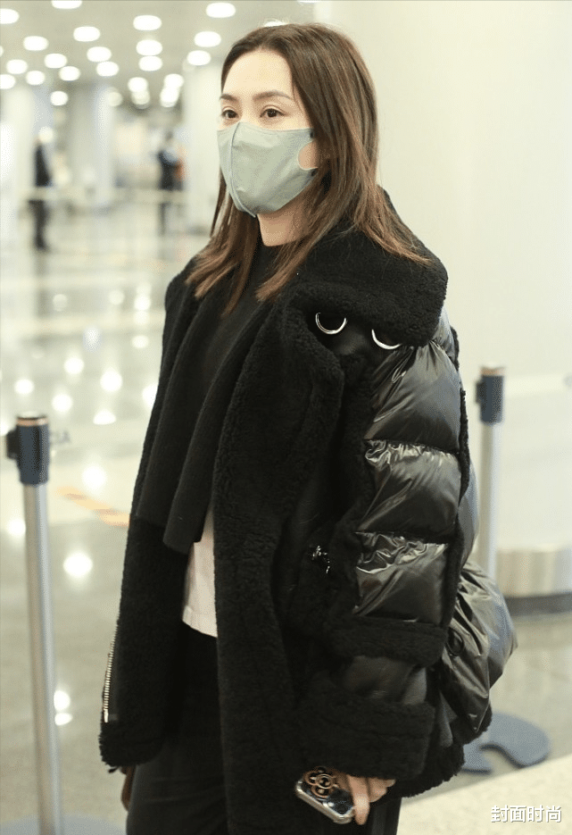 李小冉|阿娇阿Sa穿同款，搭配决定胜负，一个穿成棉袄，一个穿成潮装
