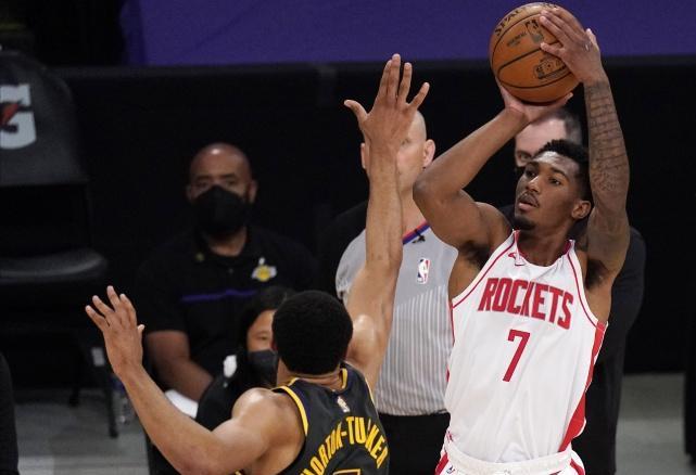 交易 3消息！小科比签约达成！曝湖人5换1交易方案，欧文交易新进展