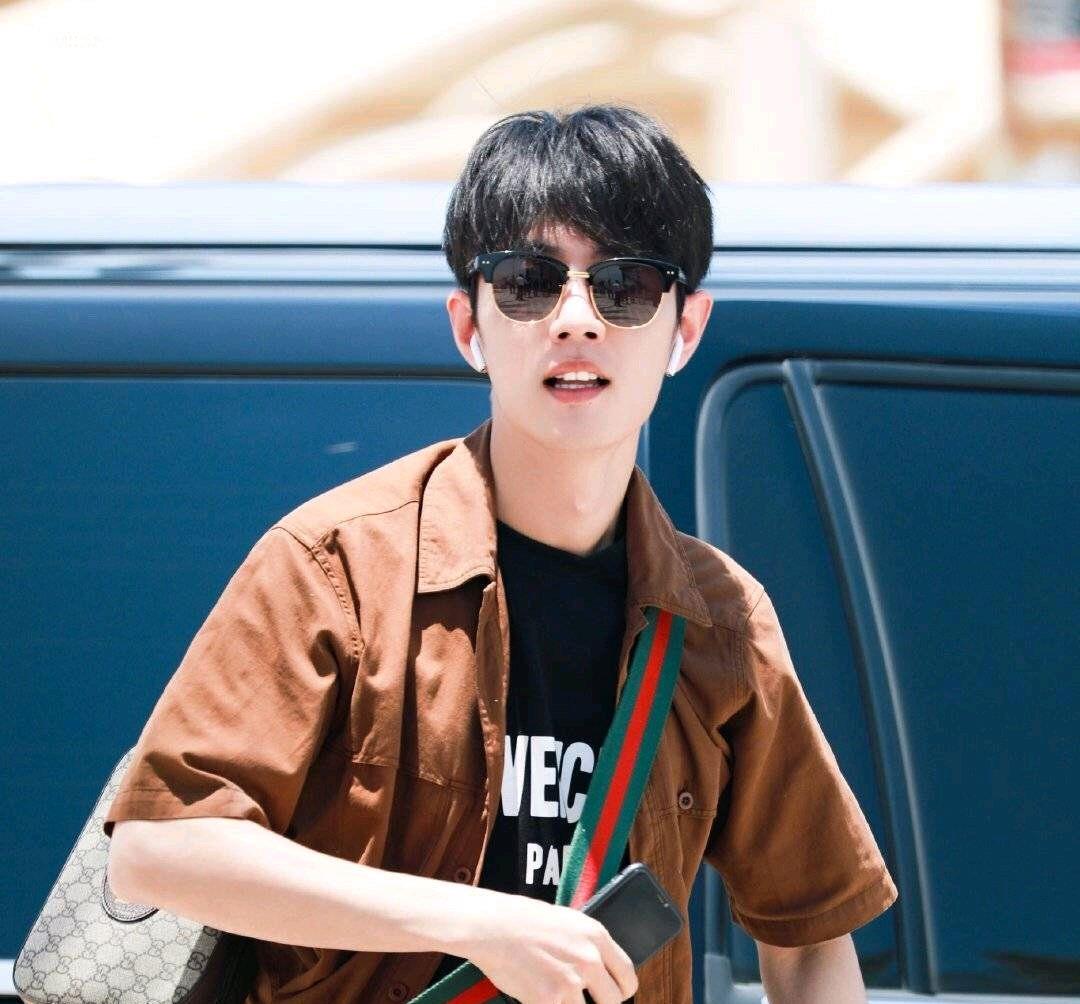 肖战|肖战下一部剧有着落？网传肖战在接触“正剧”，资源很好