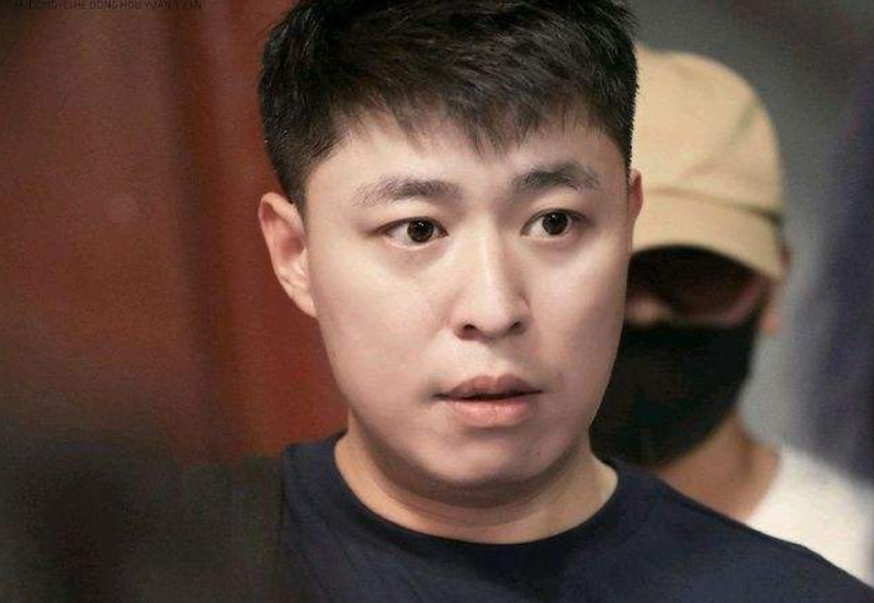 |曹云金有胆大闹生日宴，却在见到李鹤东时秒怂，他究竟是什么来头