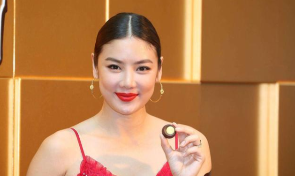 乐基儿|她28岁嫁给黎明，4年败光7亿身家，38岁远嫁美国成这般模样