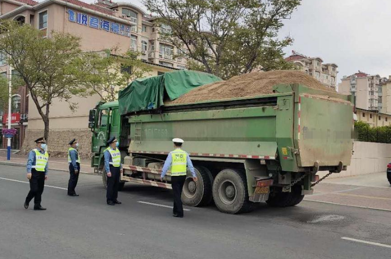 社情汇编 执法车一上路巡逻，违法货车就消失，多辆执法车上发现GPS跟踪器