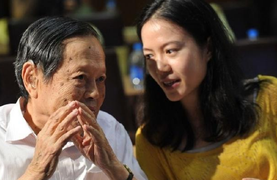 杨振宁|翁帆还是错付了？杨振宁把财产都留给子女，给翁帆的只是同意改嫁