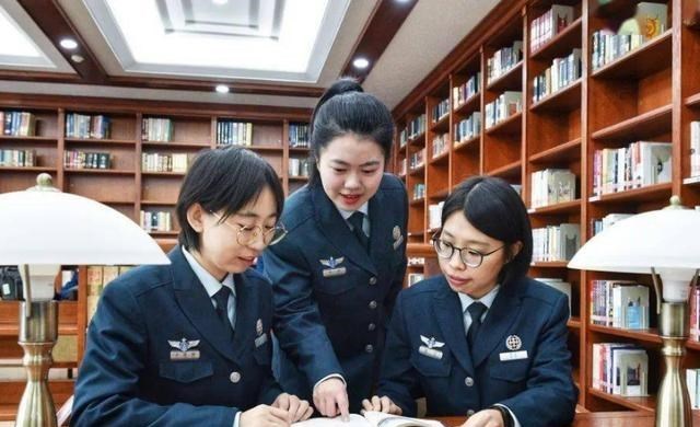 文职|又一“铁饭碗”招聘，月薪7200起，同时享受六险二金8种福利津贴