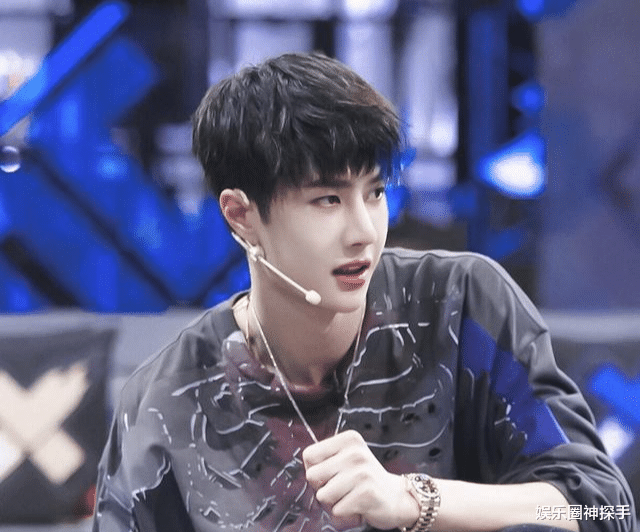 王一博|明星失业可以干什么？王一博有赛车证，另外几位也是“深藏不露”