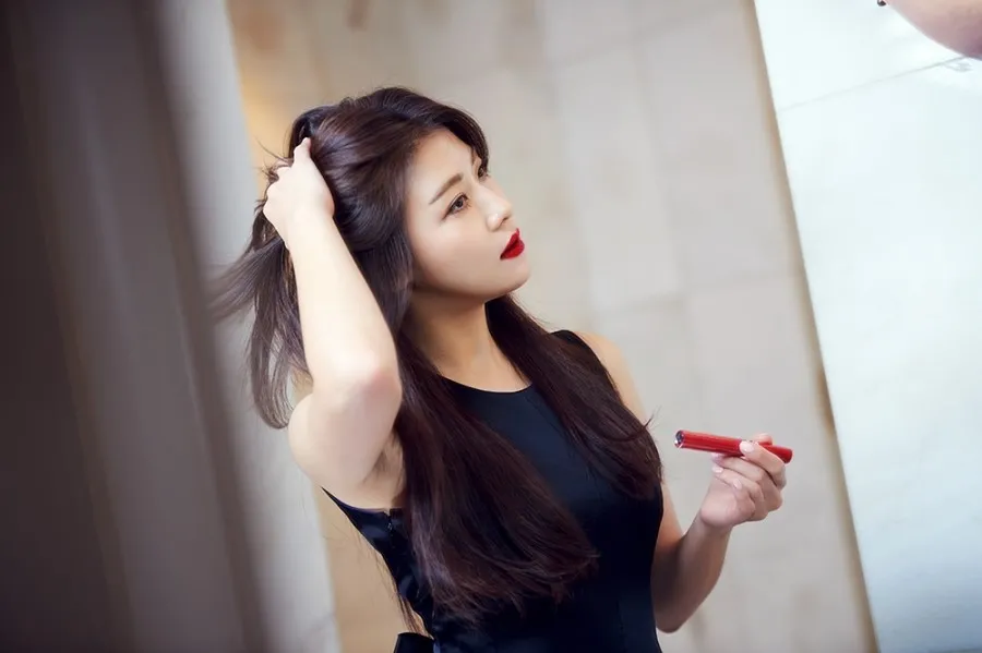 河智苑|突发抑郁，画风诡异，又来一个崔雪莉？