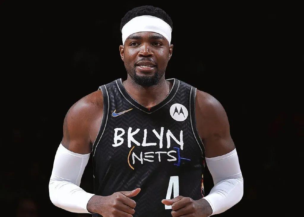 可馨育娃|就在刚刚！篮网再签一人！金钱还是胜利，他做出了选择！