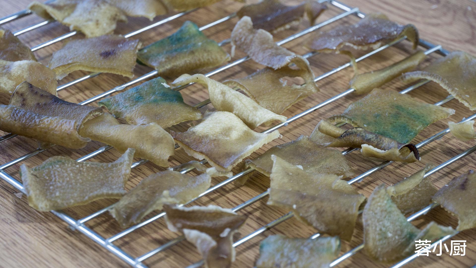 猪皮|秋冬干燥寒冷，女人要多吃6种食材，补水又驱寒，面如桃花显年轻