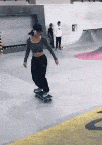 动物庄园|“渣男在电影院趁女友上厕所时亲吻女友闺蜜，被后排观众曝光”