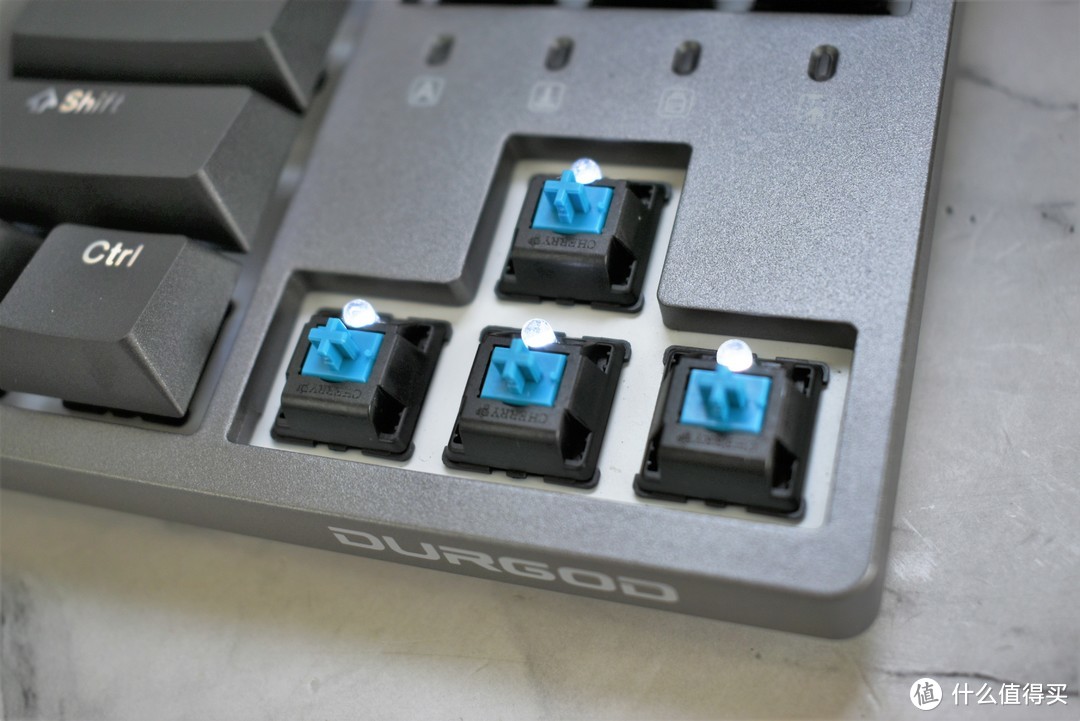 sevokk 工欲善其事必先利其器，杜伽K320白光限定版，让我打字、游戏效率倍增