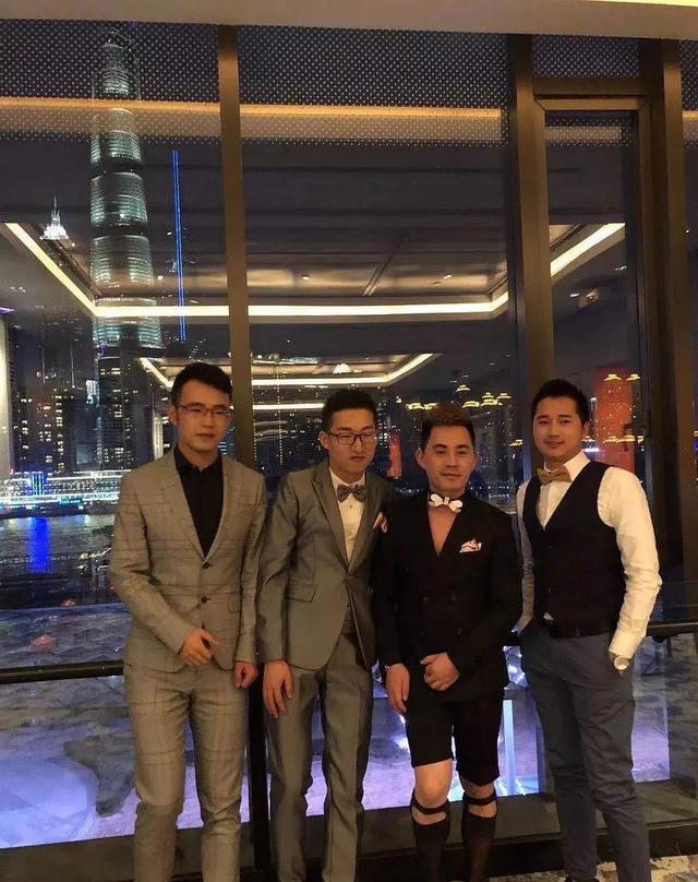 方磊|方磊被爆性感照疑似是gay，王琳被质疑早已知情，两人一直在演戏