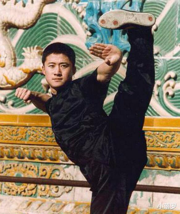 关悦|31张明星罕见照,看完泪流,认识图31的真老了