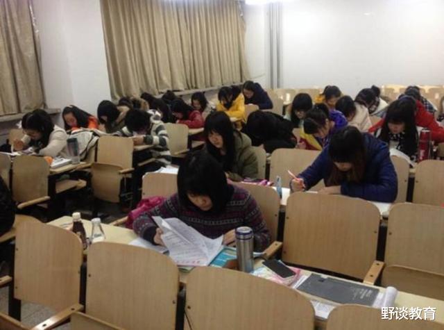 考研|黄金九月来了，学姐提醒考研人：注意做好这几点事半功倍