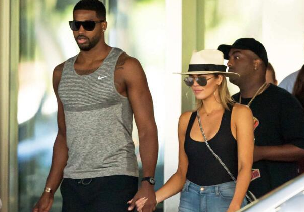 金·卡戴珊|不玩虚的！布克竟破了卡戴珊的紧逼！詹娜情人节大方认爱成唯一