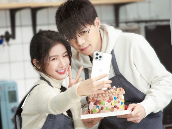 蔡卓宜|某女星恋情曝光？深夜拥吻被拍，离过婚还曾参加恋爱综艺