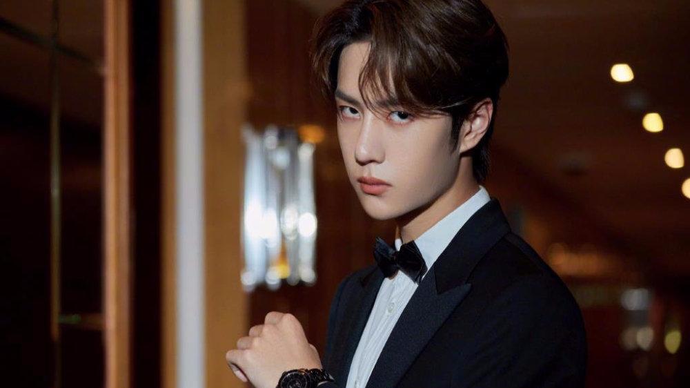 王一博|1月商业顶流明星出炉！王一博遗憾无缘第一，冠军实至名归