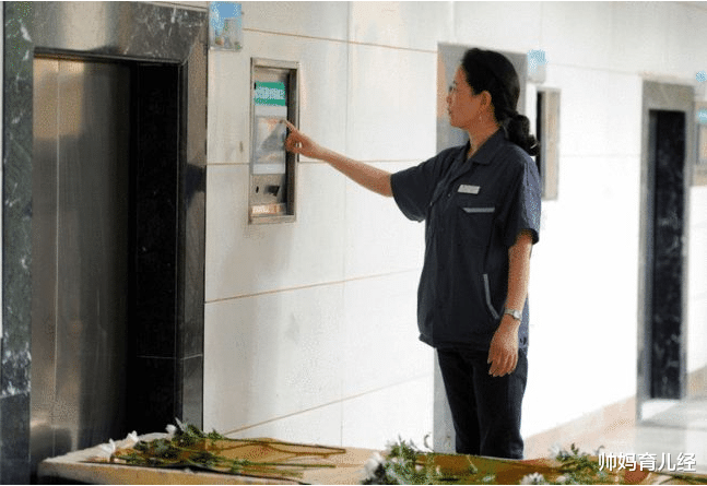 帅妈育儿经|殡仪馆秋招已开启,岗位虽冷门但胜在月薪高,对大专学历很友好