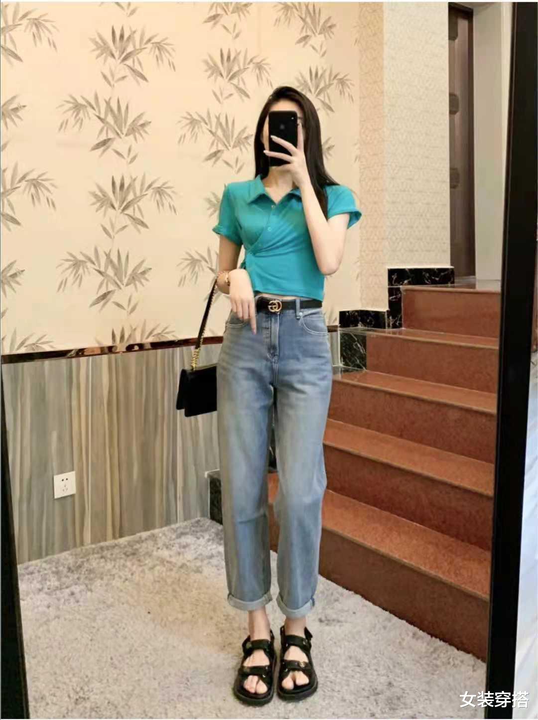 女装穿搭|牛仔裤搭配什么样的上衣和鞋子
