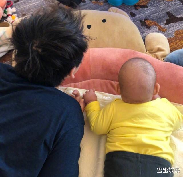 孙怡|孙怡暂不生二胎:带5个月大女儿去拍戏还起夜喂奶,这几年很辛苦