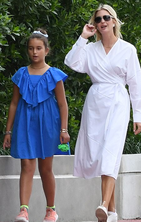 全球时尚风行 伊万卡开派对喜迎40岁生日!穿花朵迷你裙好美,换成露背裙更性感