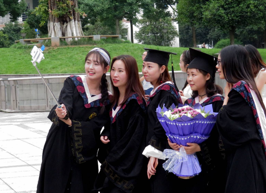 Ainee妈咪|民办本科和专科哪个好？学生应该如何做出选择？过来人：因人而异