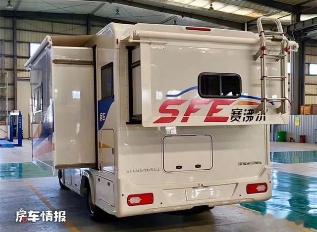 依维柯房车|新款依维柯房车亮相，4种内饰风格任意选，全家老小都能住得下