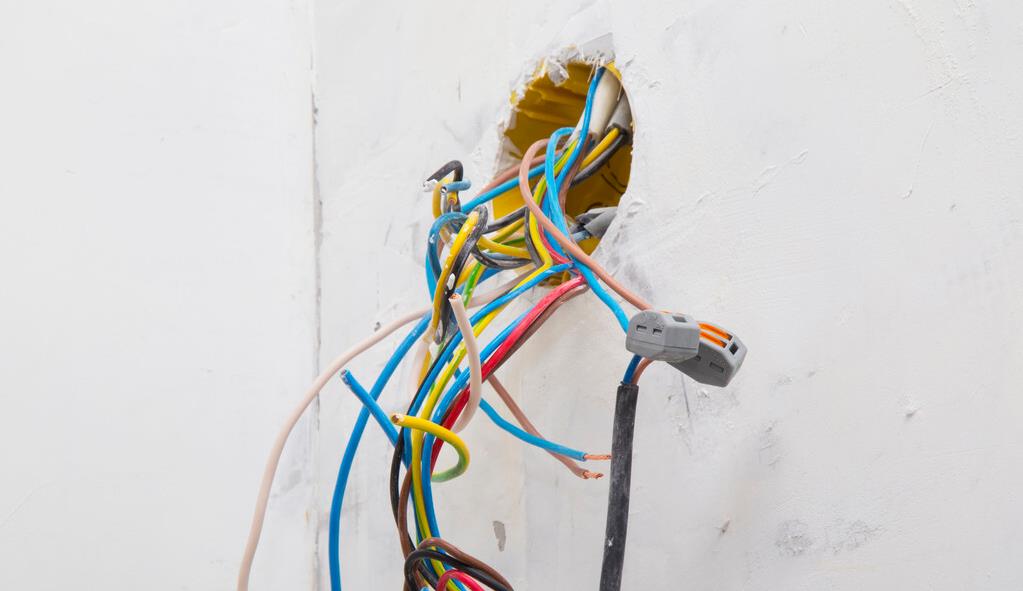 家装改水电注意什么？水电改造有4个禁忌，能避开就尽量避开