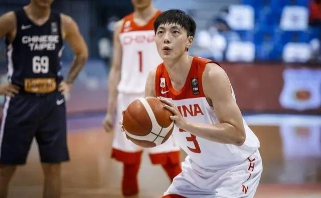 胡明轩|胡明轩发文一落千丈！杜锋输杨鸣痛批小胡，20MVP在广东沦为替补