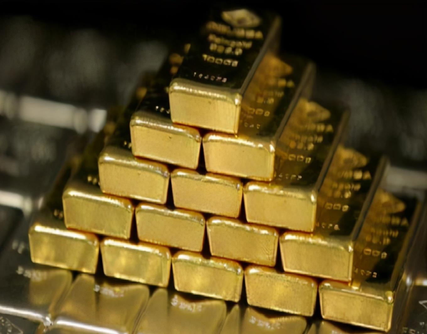 谭旭鑫爱 800两黄金被盗,19年后抓获归案,没想到是侦破案件的总指挥