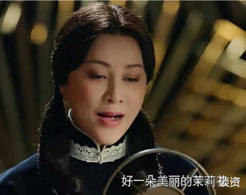 刘嘉玲|刘嘉玲梁朝伟久违合体看展，59岁梁朝伟肚腩凸起，皱纹抢镜