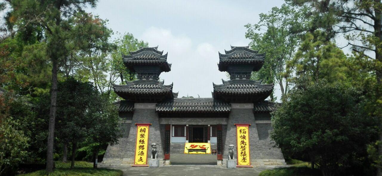 家有三经 他弃政从商，兴办20多家企业，坐拥5座豪宅，被称“南通精品”