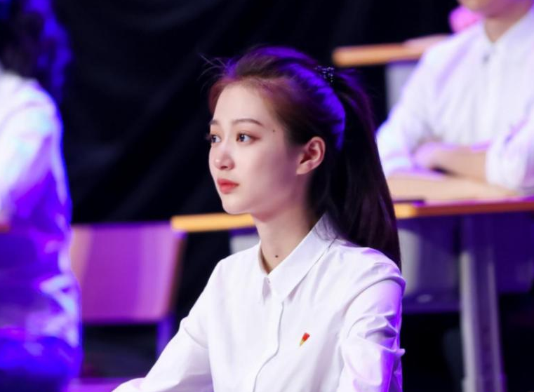 许茹芸|“领诵员”冯琳再次亮相，为冬奥会宣传，C位领舞让人眼前一亮