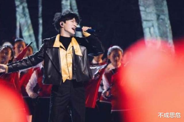 王源|跨年晚会12位明星遭遇尴尬,暴露娱乐圈三大真实现状