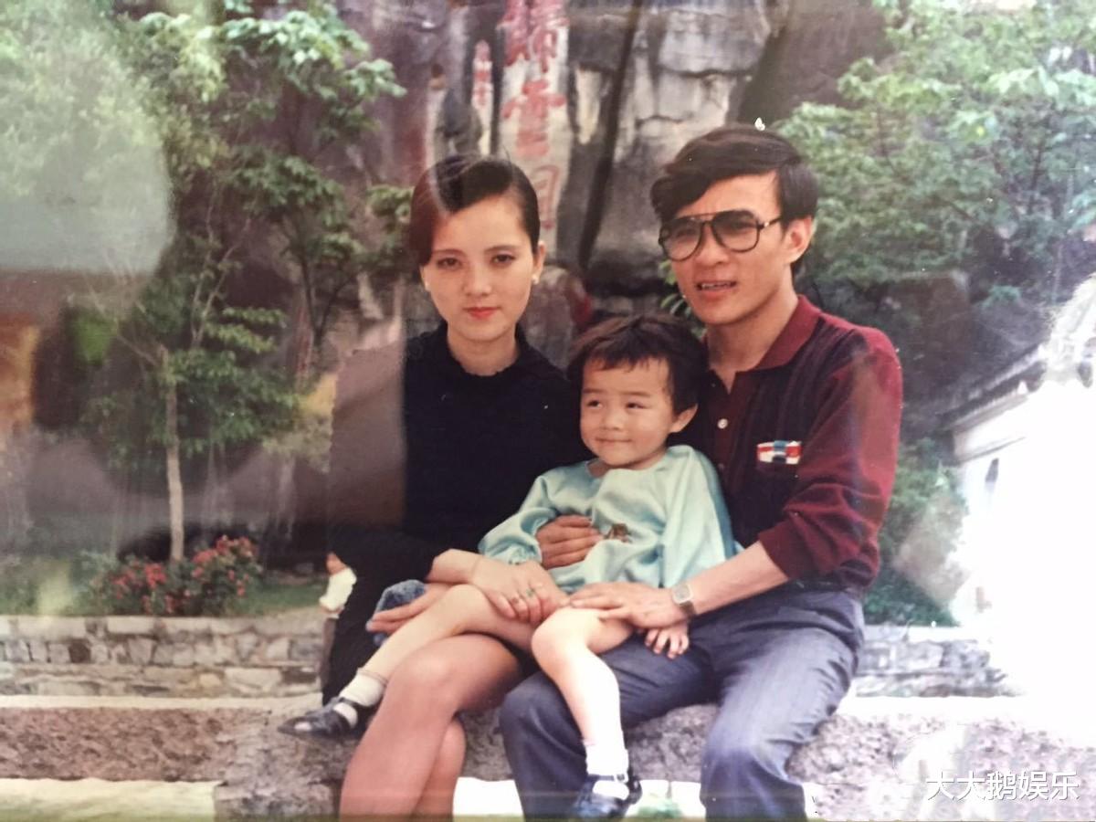 孟智超|“三毛”孟智超，8岁成名，14岁秃顶，植发挨300多针，现在变身帅哥